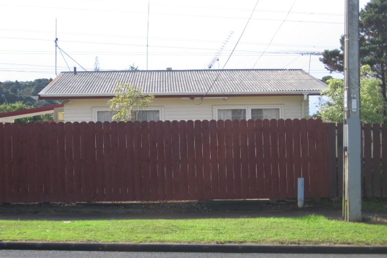 Photo of property in 260 Triangle Road, Massey, Auckland, 0614