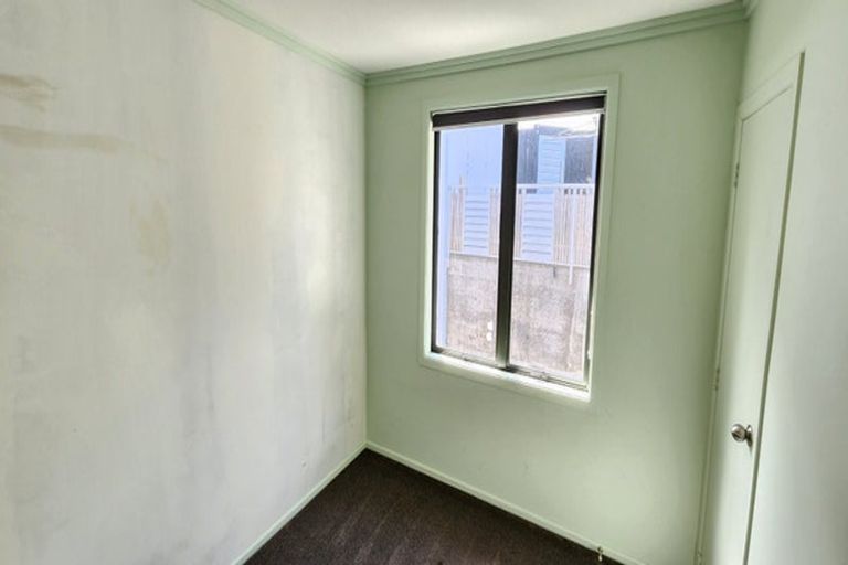Photo of property in 57 Awanui Street, Merrilands, New Plymouth, 4312