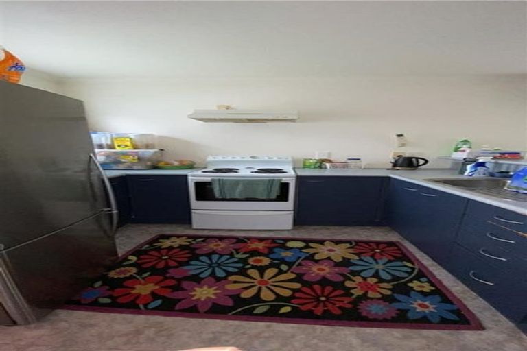 Photo of property in 41 Woodglen Road, Glen Eden, Auckland, 0602