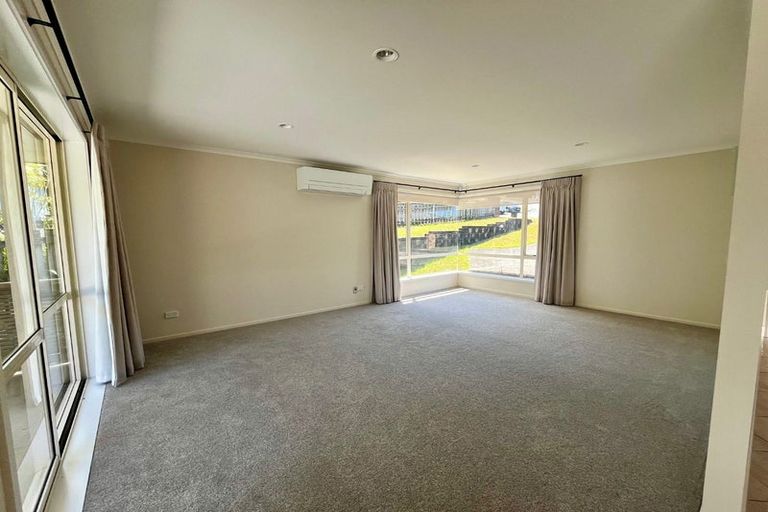 Photo of property in 11 Ascot Way, Orewa, 0931