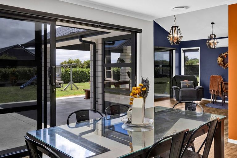 Photo of property in 405 Ketemarae Road, Normanby, Hawera, 4675