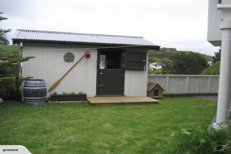 Photo of property in 10 Lingard Grove, Brooklyn, Wellington, 6021