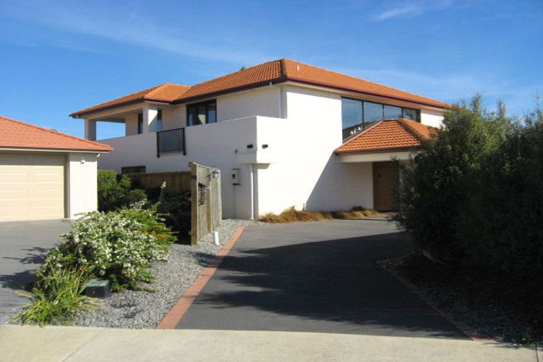 Photo of property in 20 Baltic Place, Northwood, Christchurch, 8051