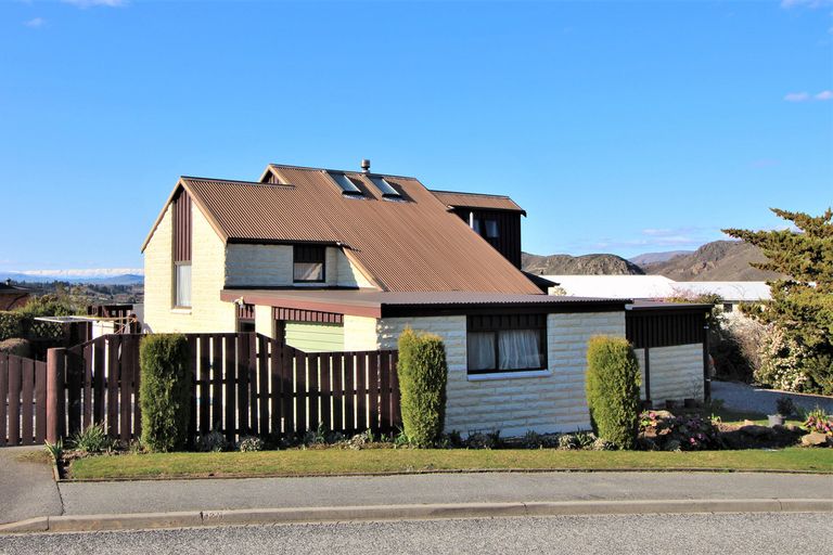 Photo of property in 11 Craig Place, Bridge Hill, Alexandra, 9320