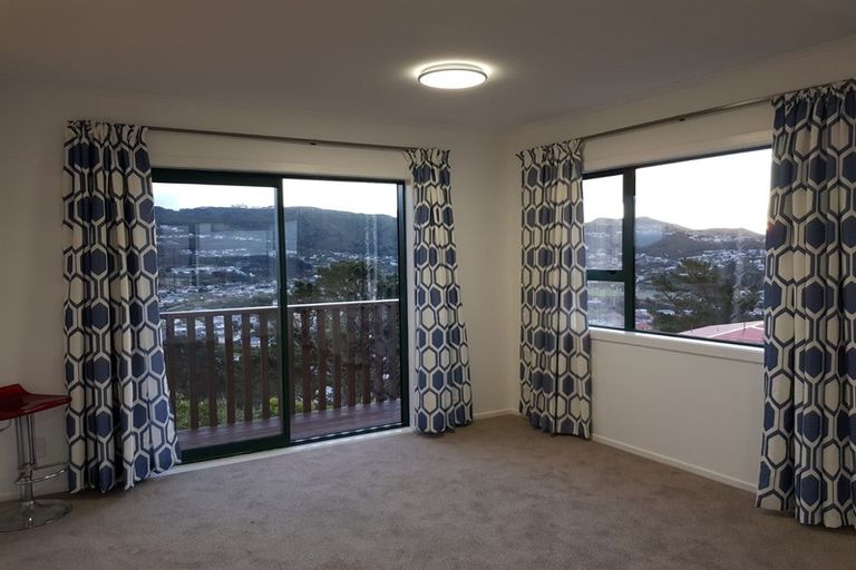 Photo of property in 3 Anzia Way, Johnsonville, Wellington, 6037
