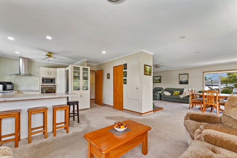 Photo of property in 5 Moana View Road, Waikawa, Picton, 7220