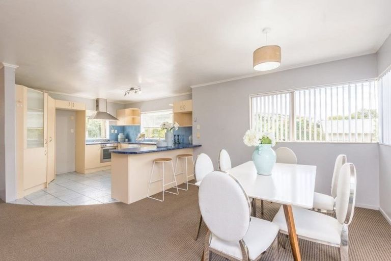 Photo of property in 2/78 Carlisle Road, Browns Bay, Auckland, 0632