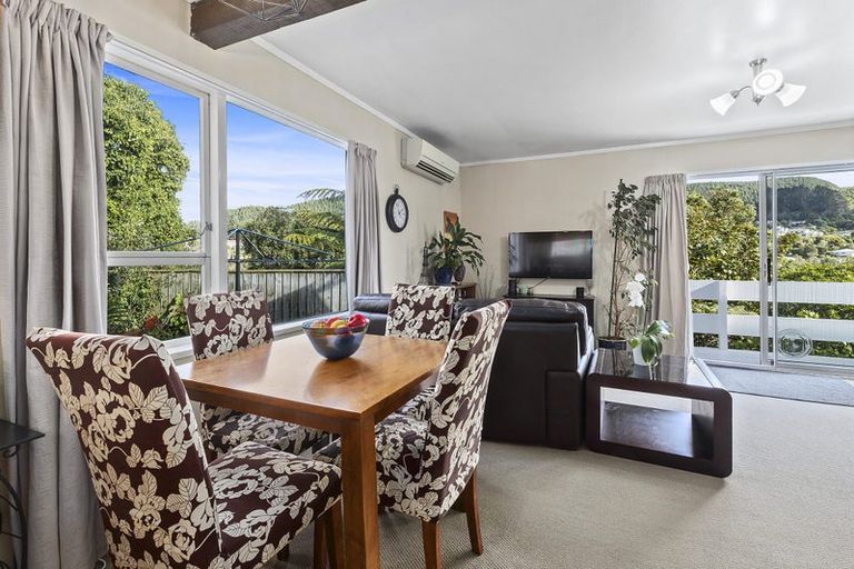 Photo of property in 11b Florio Terrace, Tawa, Wellington, 5028