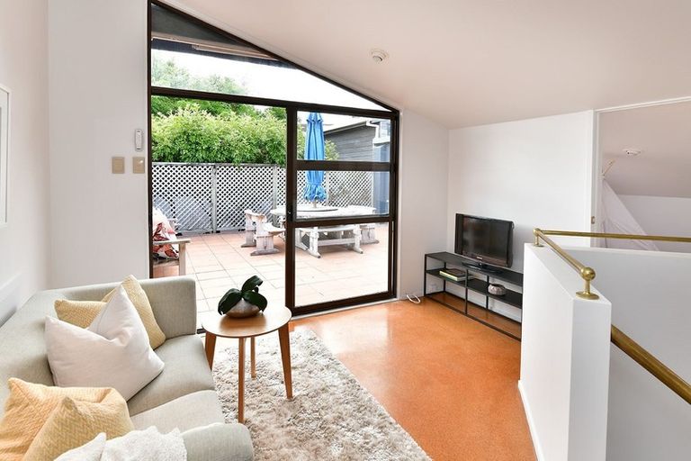 Photo of property in 2/3 Swann Beach Road, Stanmore Bay, Whangaparaoa, 0932