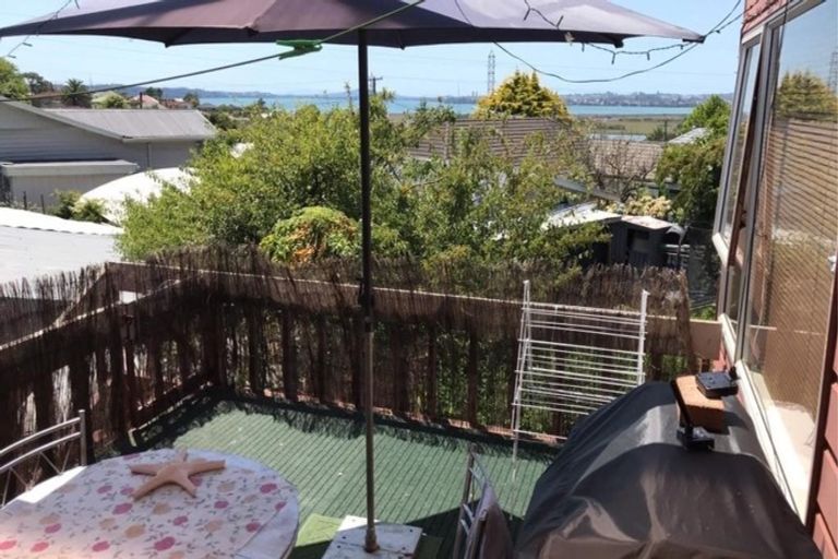 Photo of property in 237 Te Atatu Road, Te Atatu South, Auckland, 0610