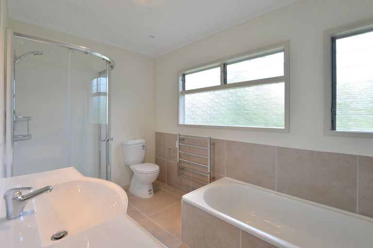 Photo of property in 43 Tahunatapu Road, Parua Bay, Whangarei, 0174