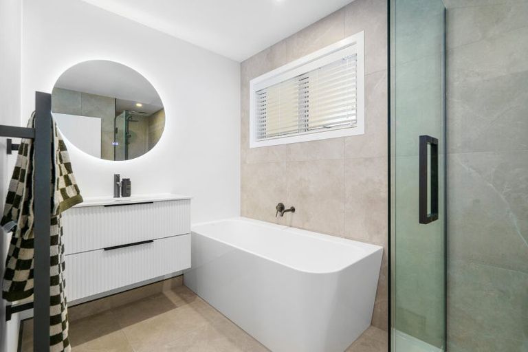 Photo of property in 8 Woodstock Crescent, Leamington, Cambridge, 3432