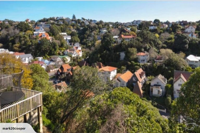 Photo of property in 35 North Terrace, Kelburn, Wellington, 6012