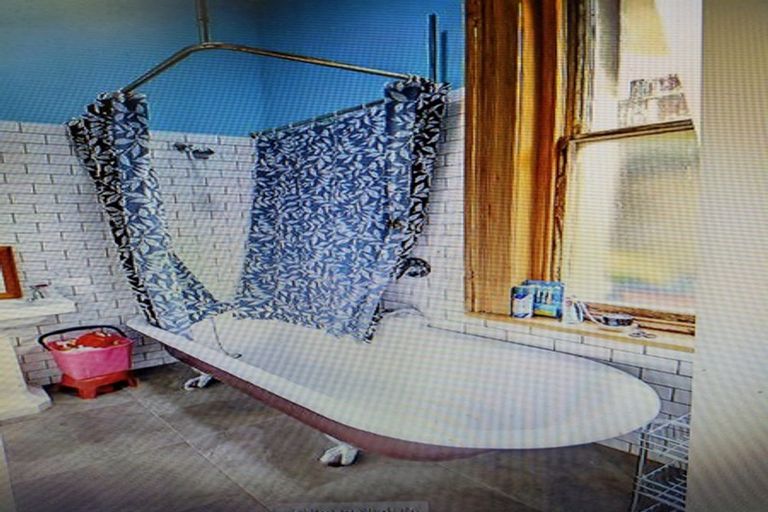 Photo of property in 50 Manor Place, Dunedin Central, Dunedin, 9016