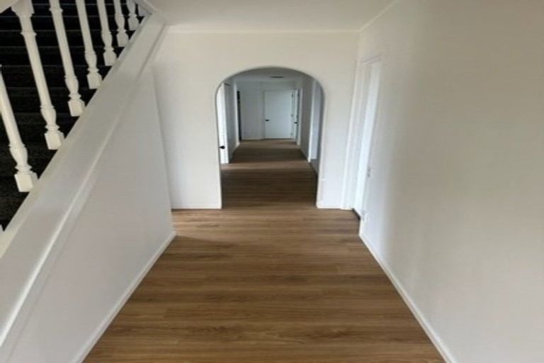 Photo of property in 258 Glamorgan Drive, Northcross, Auckland, 0630