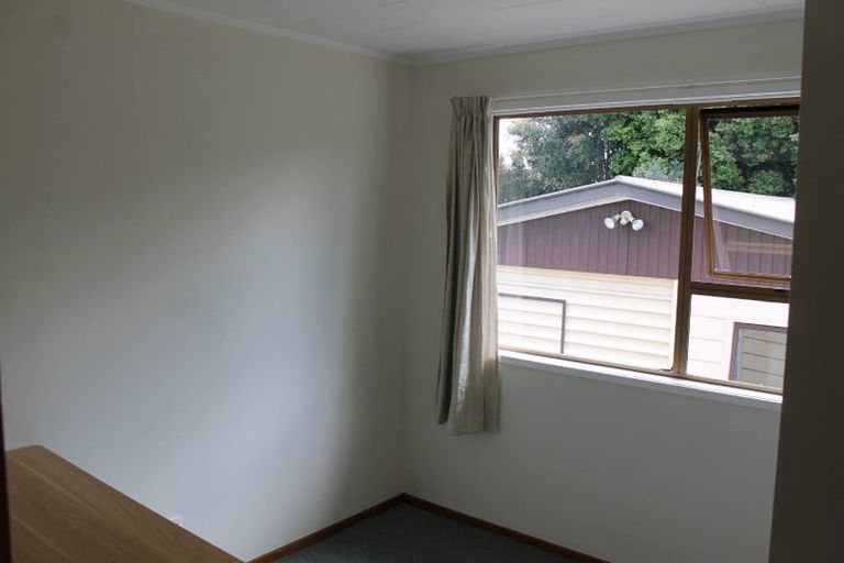 Photo of property in 5 Waari Avenue, Sunnyvale, Auckland, 0612