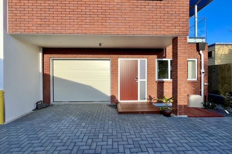 Photo of property in 7b Hanson Place, West Harbour, Auckland, 0618