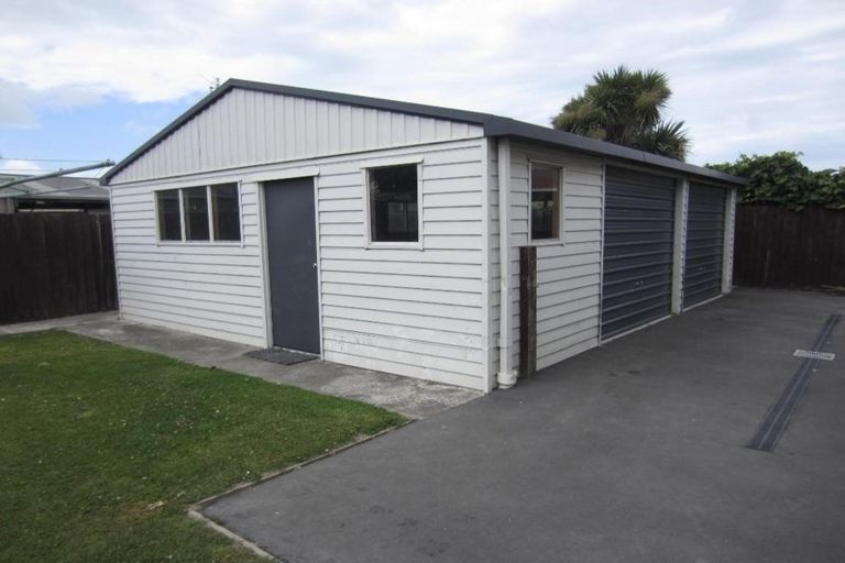 Photo of property in 19 Factory Road, Belfast, Christchurch, 8051