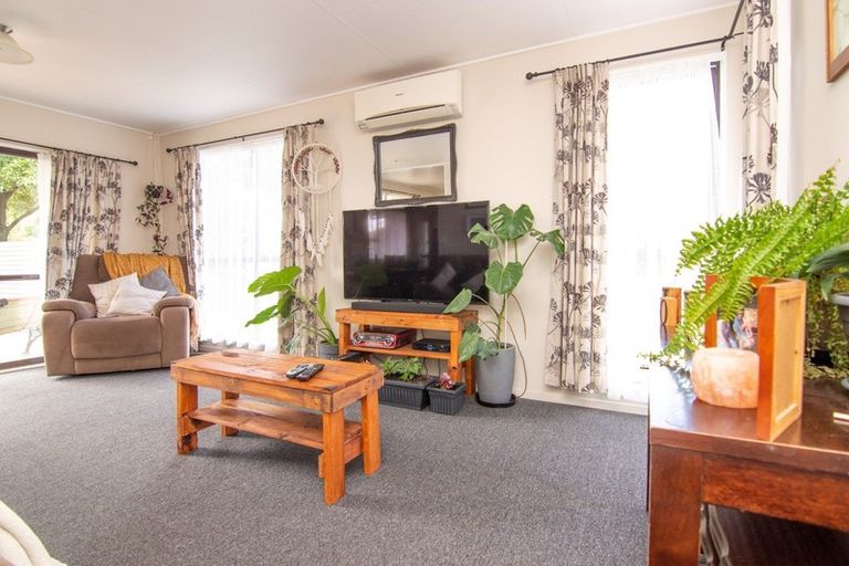 Photo of property in 6 Robinson Crescent, Westbrook, Palmerston North, 4412