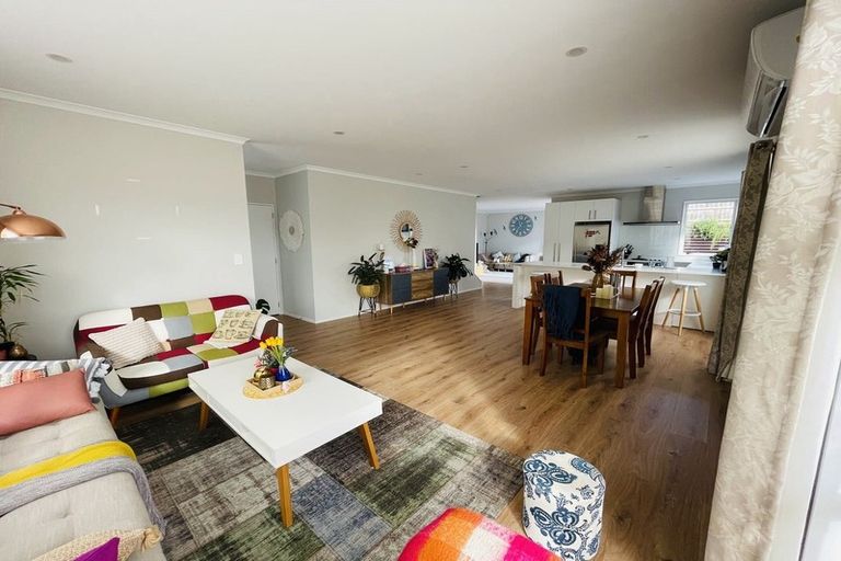 Photo of property in 20 Samuel Cassidy Avenue, Swanson, Auckland, 0614