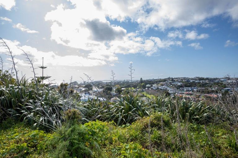 Photo of property in 5b Mission Street, Moturoa, New Plymouth, 4310