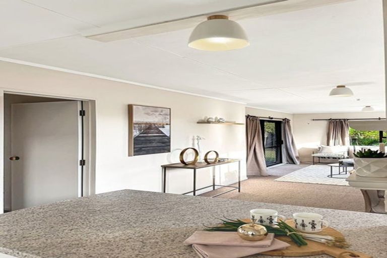 Photo of property in 1 Perry Crescent, Greenmeadows, Napier, 4112