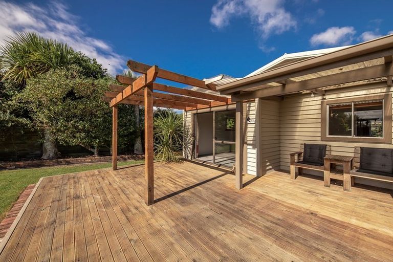 Photo of property in 6 Shelswell Street, Westport, 7825