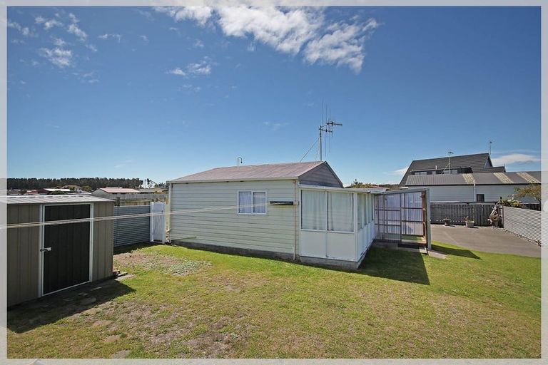 Photo of property in 8 Hart Street, Foxton Beach, Foxton, 4815