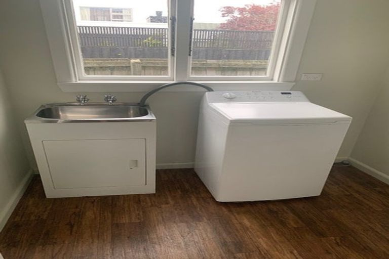 Photo of property in 23 Garreg Road, Fendalton, Christchurch, 8052