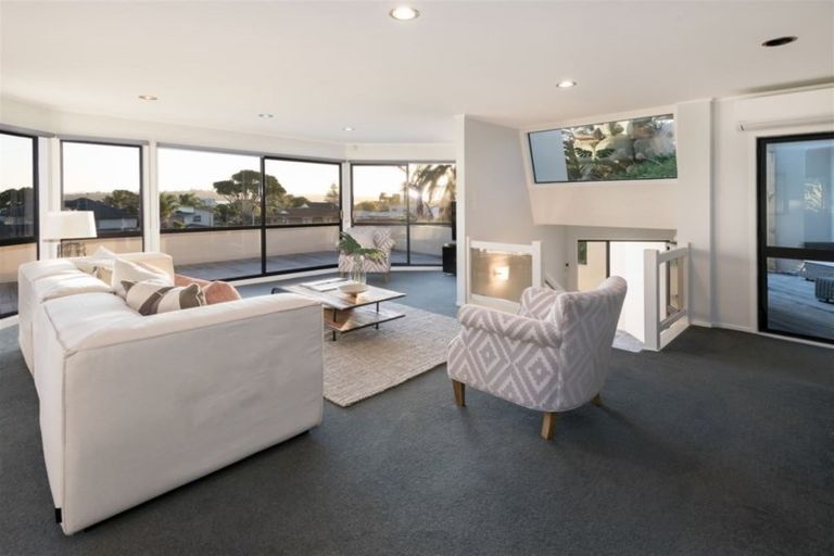 Photo of property in 2/4 Basilton Close, Bucklands Beach, Auckland, 2012