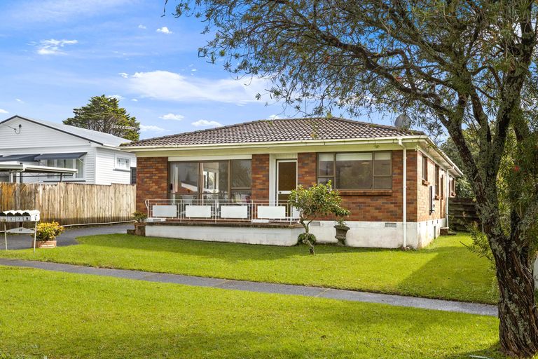 Photo of property in 1/20 Akehurst Avenue, New Lynn, Auckland, 0600