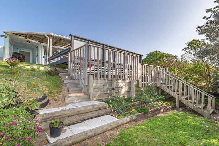 Photo of property in 15 Mack Street, Foxton Beach, Foxton, 4815