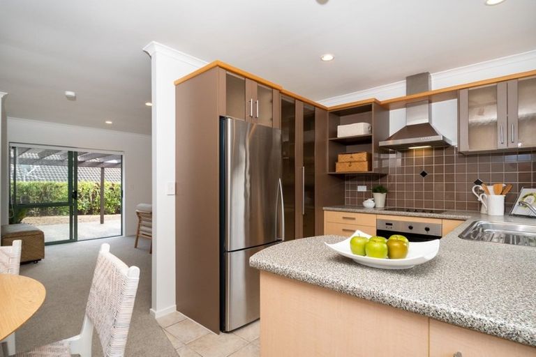 Photo of property in 32 Rush Creek Drive, Westgate, Auckland, 0614