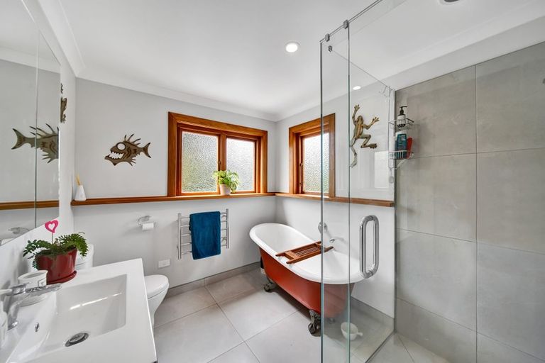 Photo of property in 132 Pendarves Street, New Plymouth, 4312