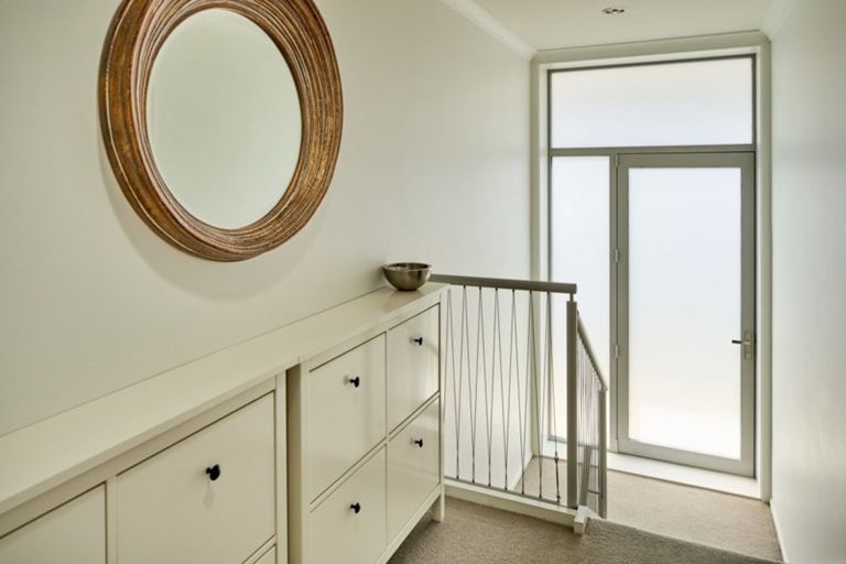 Photo of property in 25 Sunset Parade, Plimmerton, Porirua, 5026