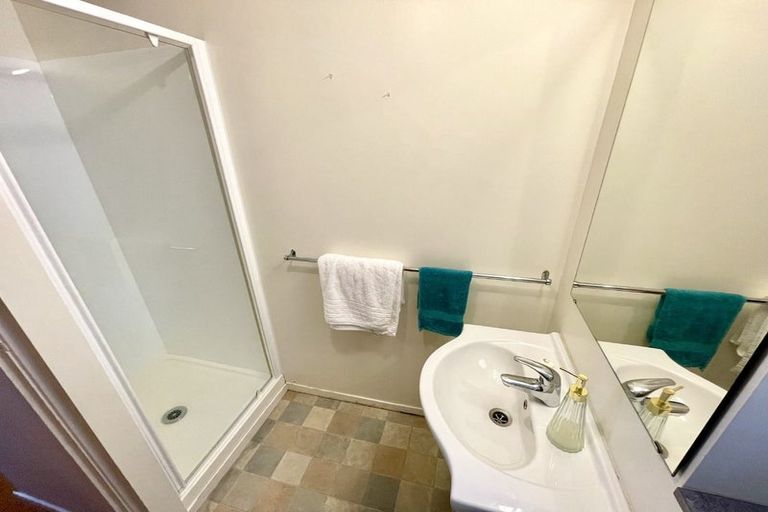 Photo of property in 3/88 Lake Road, Northcote, Auckland, 0627