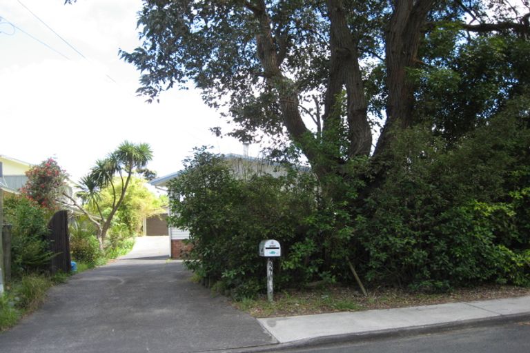 Photo of property in 227 Motutara Road, Muriwai, Waimauku, 0881