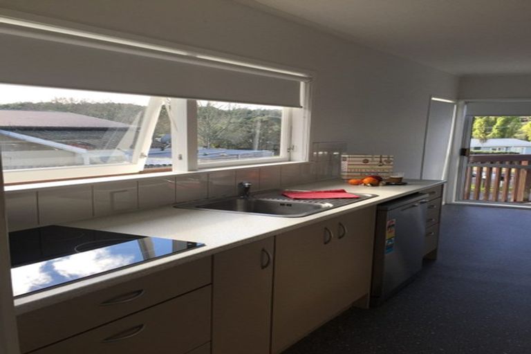 Photo of property in 71 Vandeleur Avenue, Birkdale, Auckland, 0626