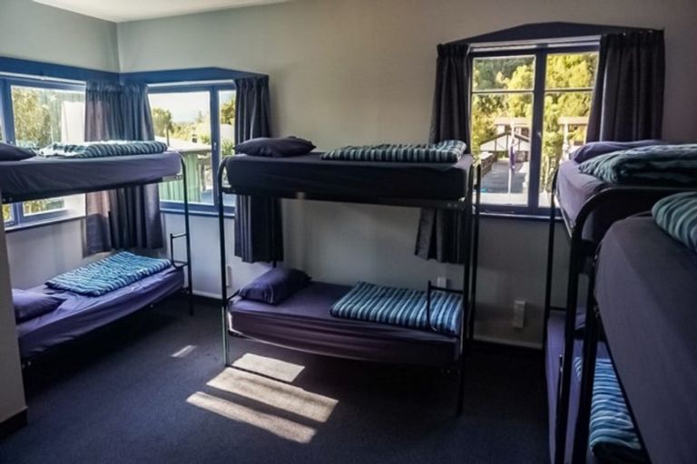 Photo of property in 9 Cron Avenue, Te Atatu South, Auckland, 0610