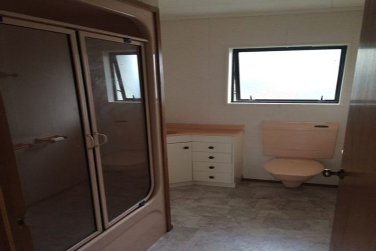 Photo of property in 9 Karawa Place, Kawakawa Bay, Papakura, 2585