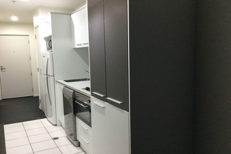 Photo of property in Alpha Apartments, 802/17 Vogel Lane, Auckland Central, Auckland, 1010