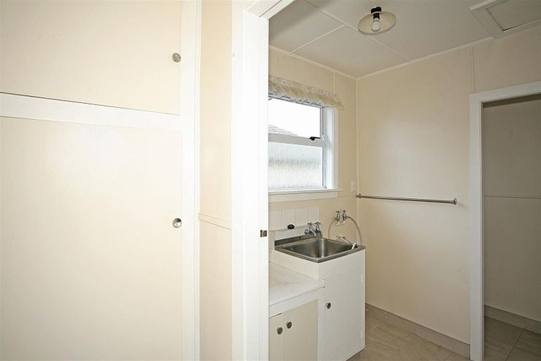 Photo of property in 30 Pinehurst Crescent, Russley, Christchurch, 8042