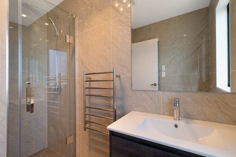 Photo of property in 3/3238 Great North Road, New Lynn, Auckland, 0600