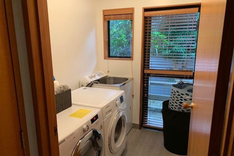 Photo of property in 1/29 Radiata Lane, Chatswood, Auckland, 0626