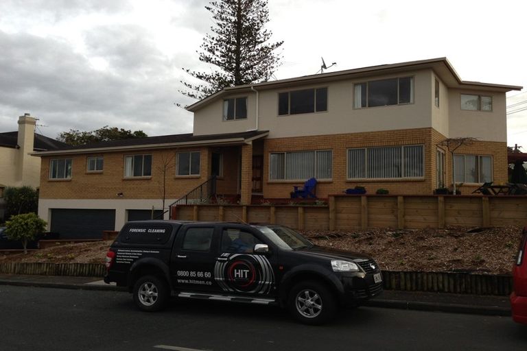 Photo of property in 2 Arran Road, Browns Bay, Auckland, 0630