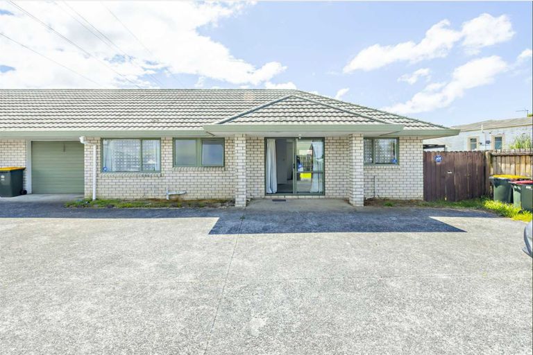 Photo of property in 1/11 Solveig Place, Randwick Park, Auckland, 2105