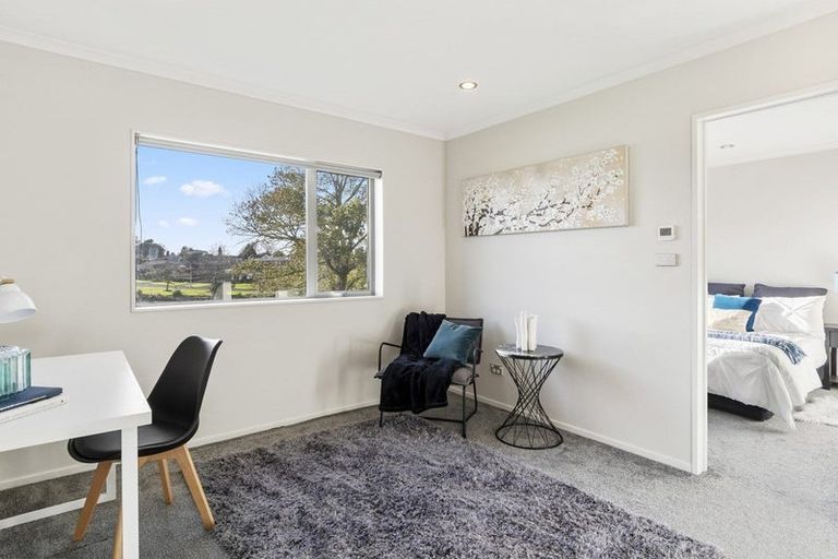 Photo of property in 2f Wood Street, Papakura, 2110