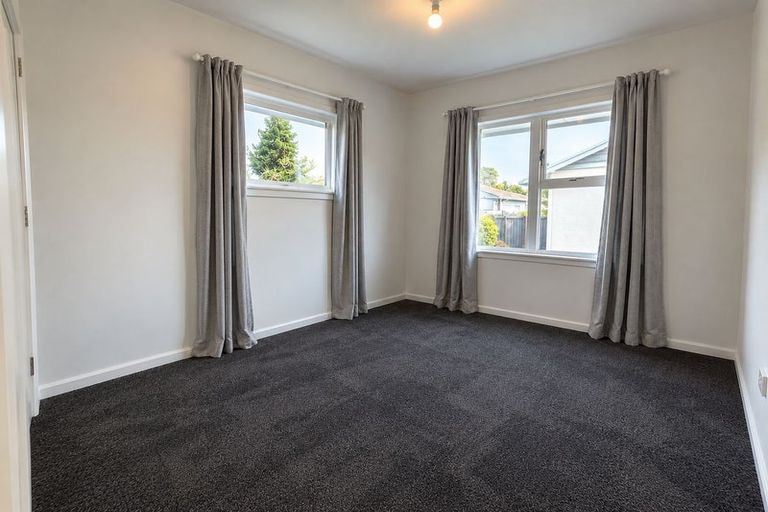 Photo of property in 63 Liverton Crescent, Bishopdale, Christchurch, 8053