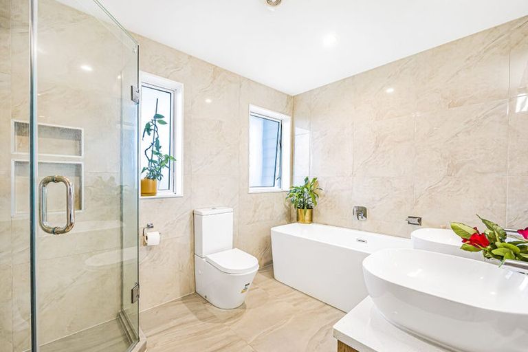 Photo of property in 44 Boocock Crescent, Orewa, 0931