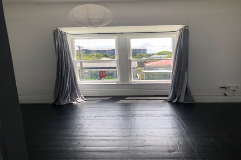 Photo of property in 15 Luxford Street, Berhampore, Wellington, 6023